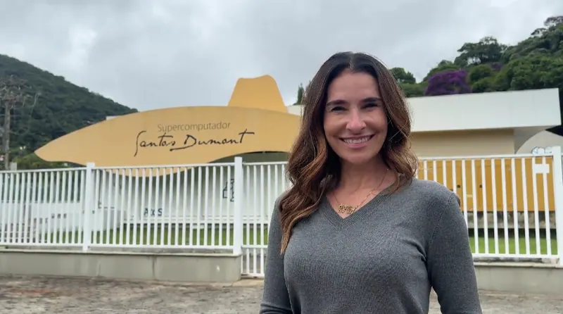 Juliana Benício em visita a equipamento público de Niterói